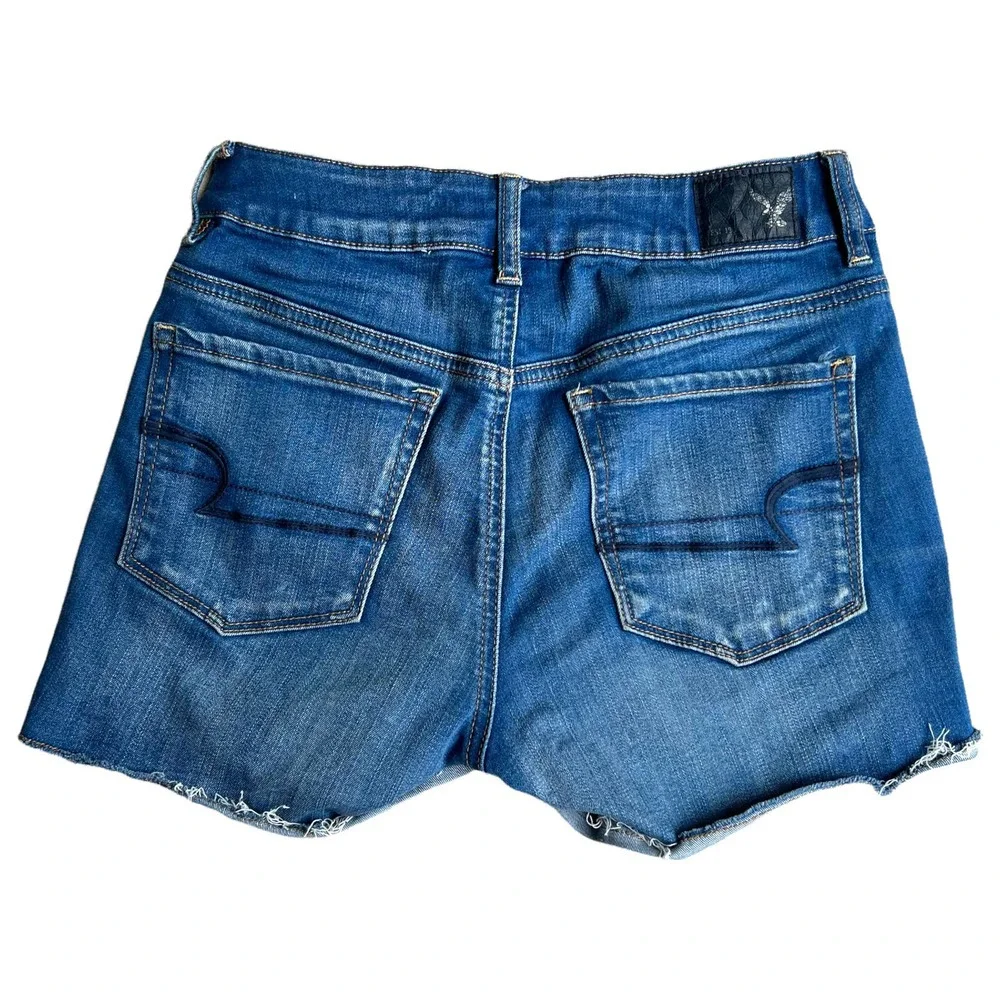 American Eagle Hi-Rise Shortie Size 2 Medium Wash Jean Shorts Super Stretch - Picture 2 of 6